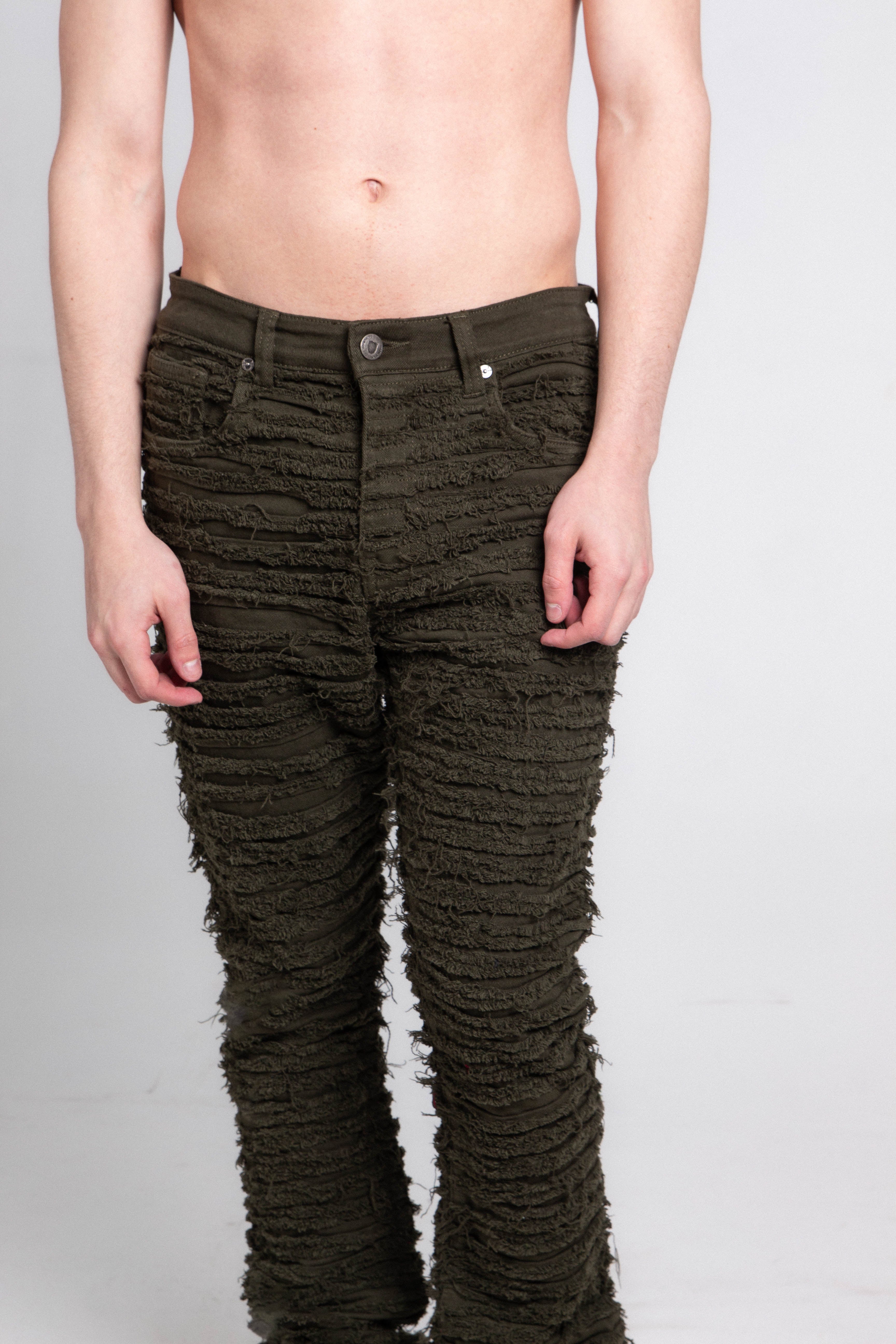 AJS693 EXTREME FRAYED STACKED JEANS BROWN