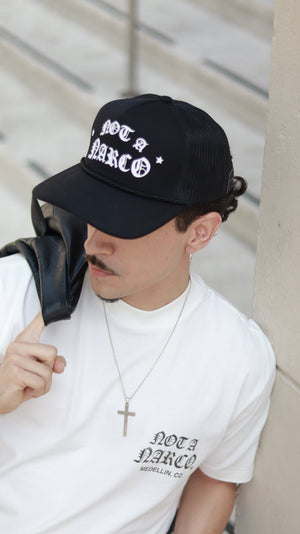 SINNERS NOT A NARCO™ BLACK/WHITE CAP Sinners