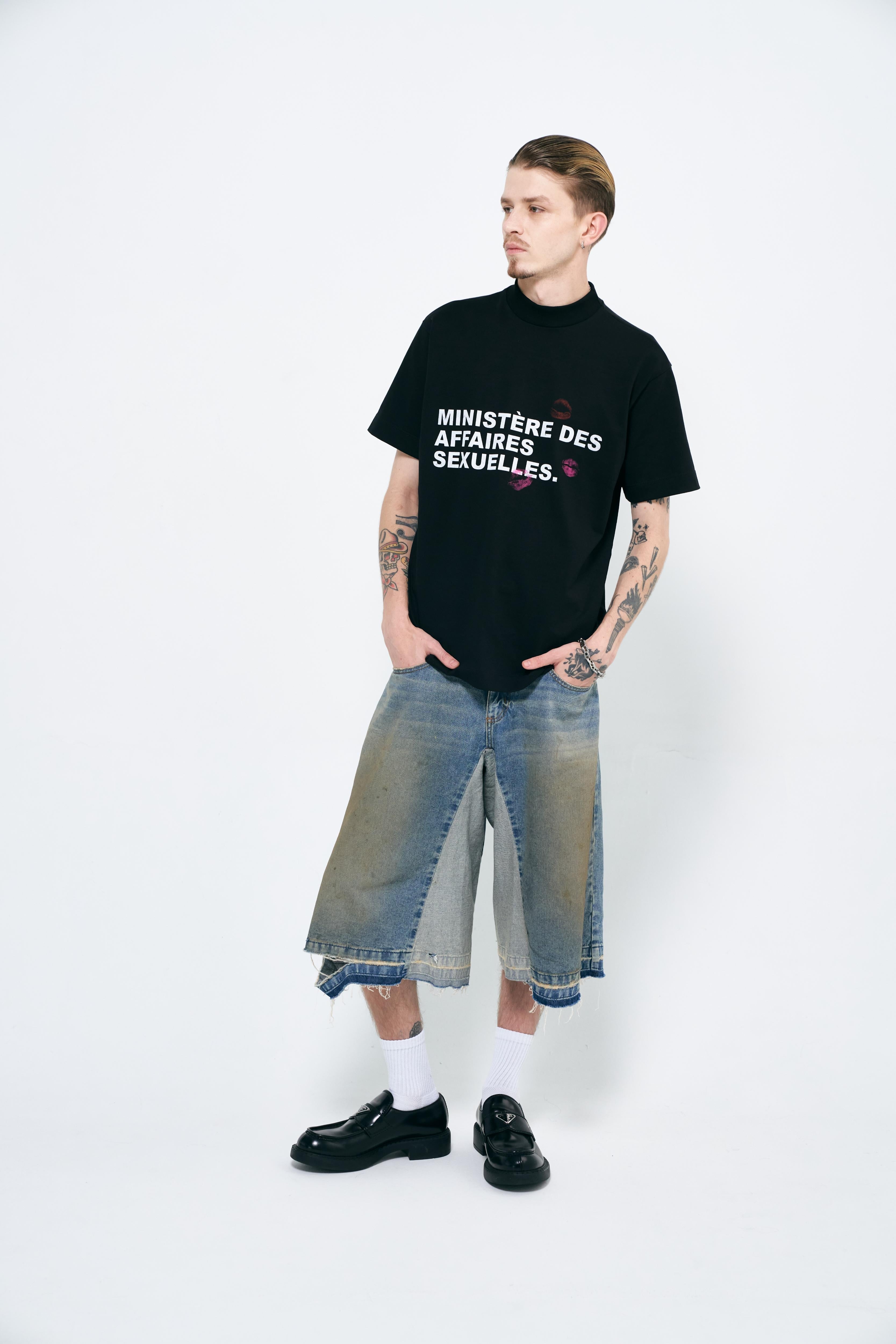 SINNERS MINISTERE BLACK T-SHIRT Sinners
