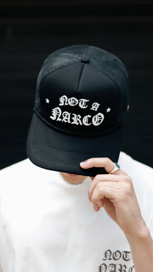 SINNERS NOT A NARCO™ BLACK/WHITE CAP Sinners
